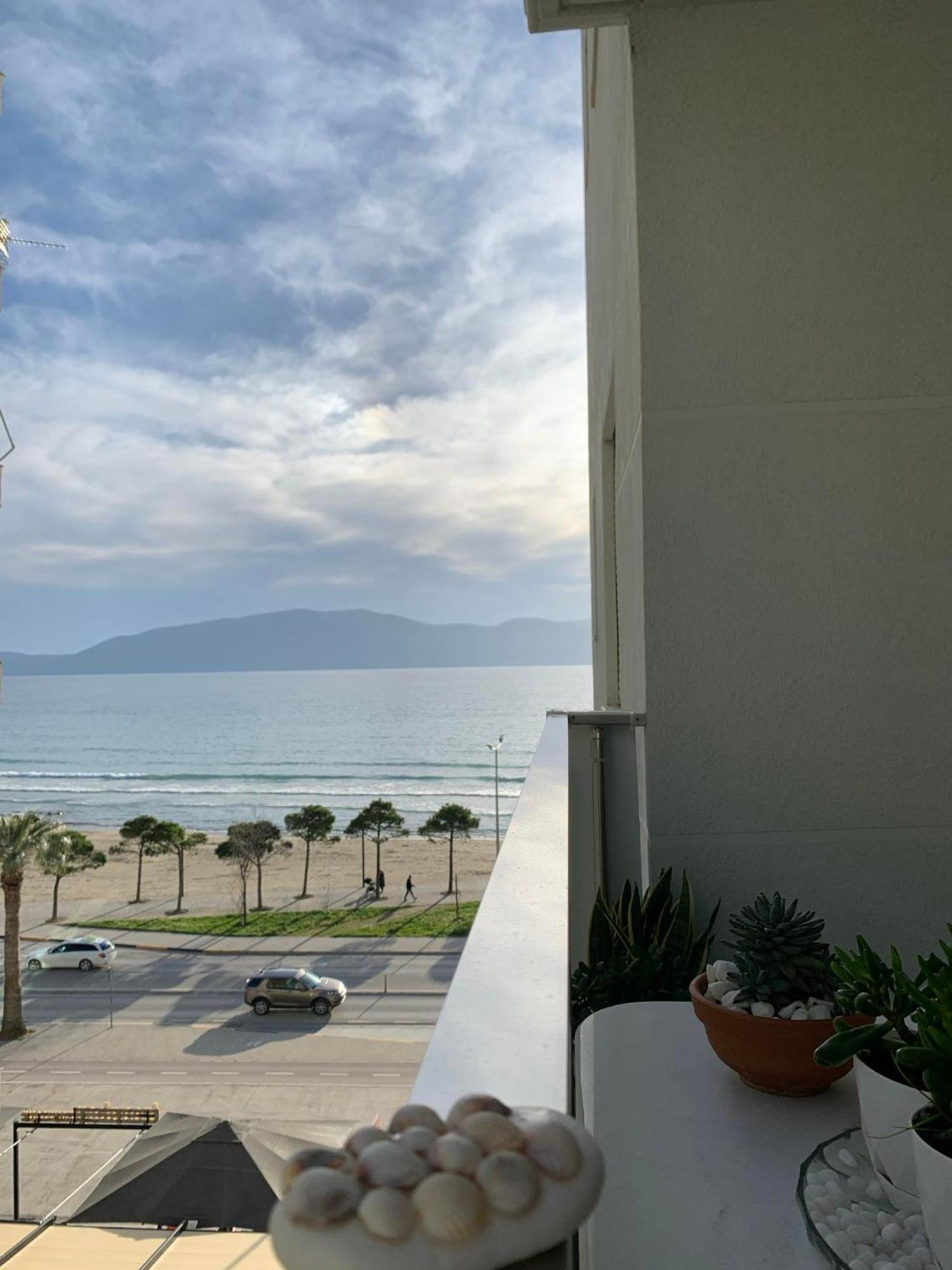 Modern Spacious 1 Bedroom Flat Next To The Beach Vlore Bagian luar foto